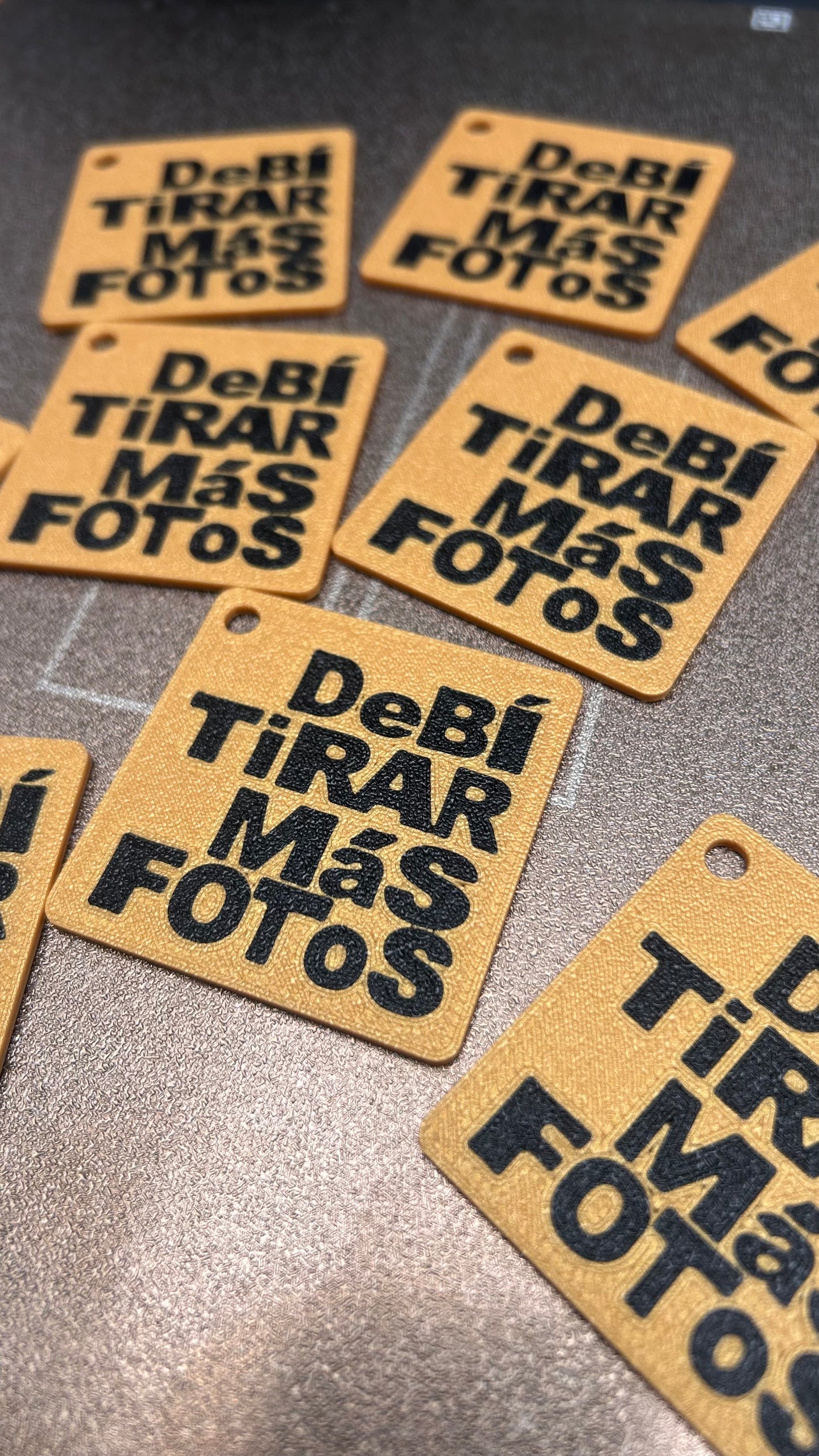 LLAVERO "DeBÍ TiRAR Más FOTOS"